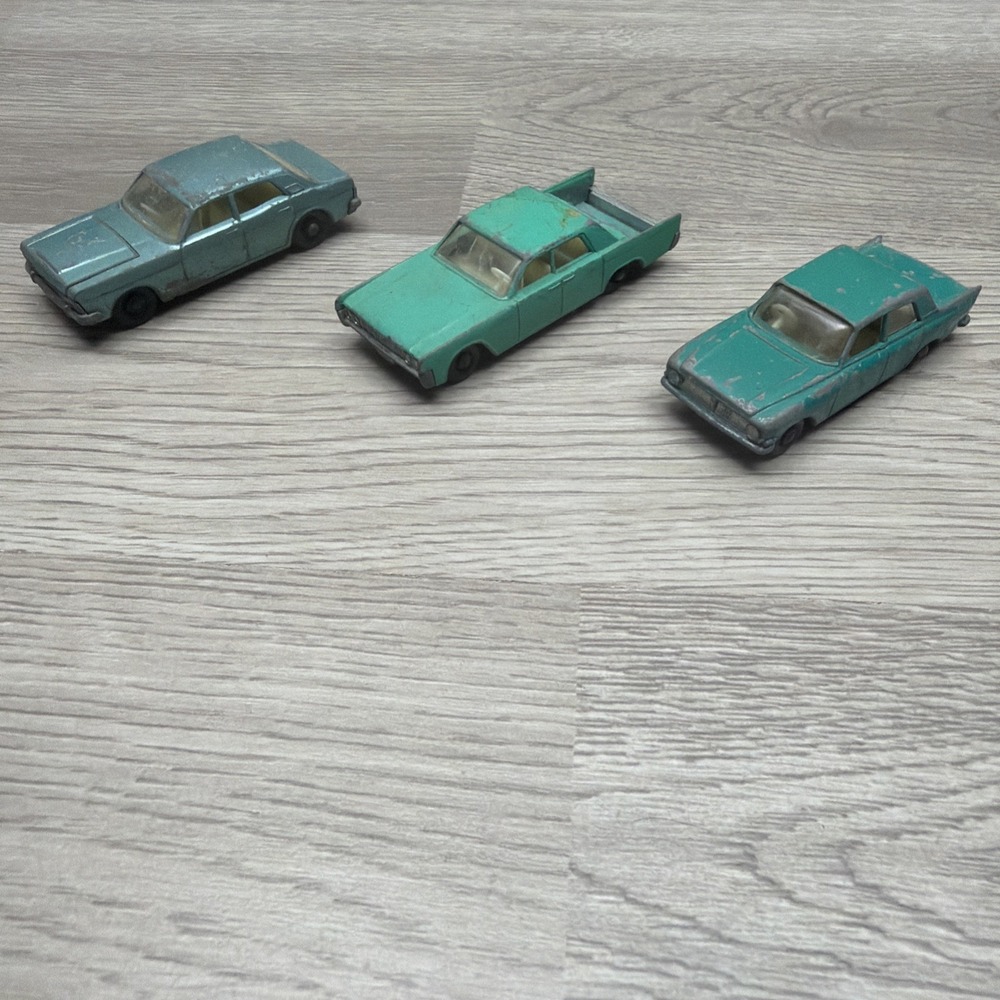 Vintage Lesney Matchbox No. 33 Teal Ford Zephyr 6, 53 Ford Zodiac MK, 31 Lincoln